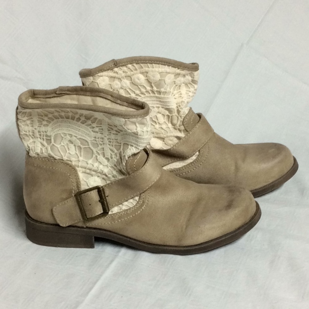 Mud ankle boots